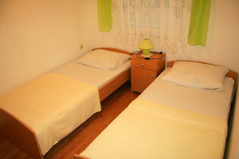 Apartments Mirjana - Stara Novalja Ngoại thất bức ảnh